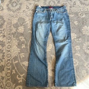 👖 GUC women Blue Cult size 27 flare leg super cute if cut off into shorts